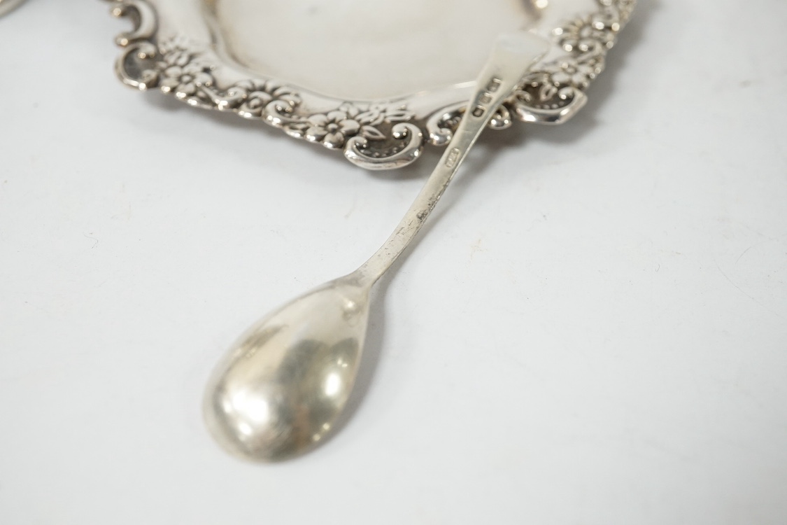 An Edwardian small silver baluster mug, Robert Pringle & Sons, Chester, 1906, 78mm, together with small silver trophy cup, a sterling pin tray and a silver condiment spoon. Condition - fair